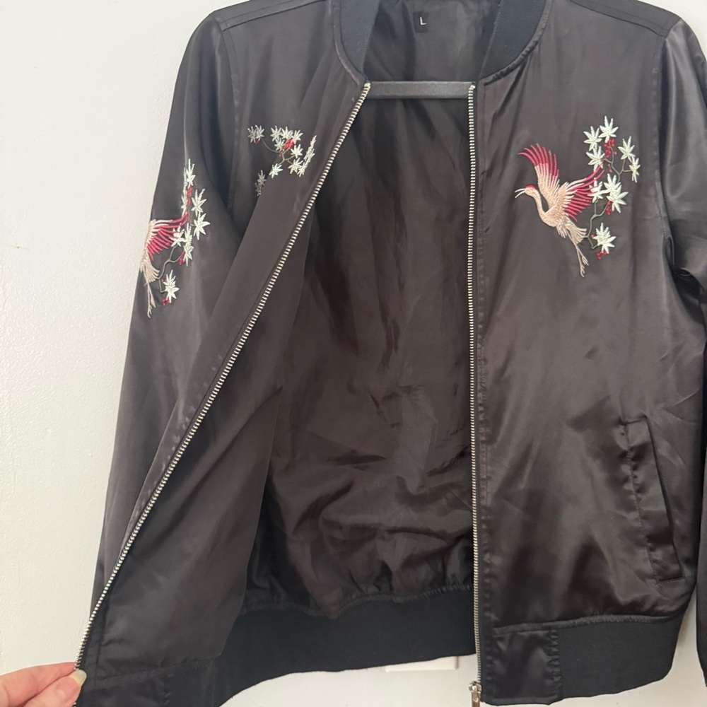 EUC Vintage Style Sukajan Bomber 🕊️ LU NYC Embroidered Crane Satin Jacket Y2K - Picture 5 of 8